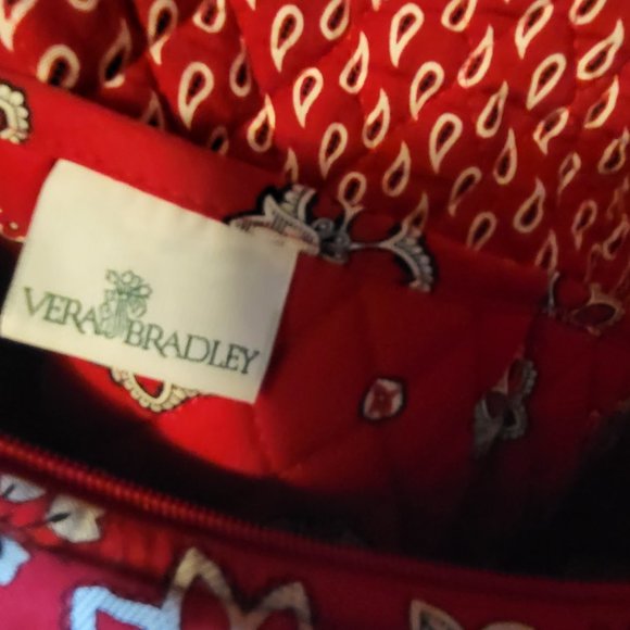 Vera Bradley Quilted Purse, Red, Black & Cream Floral Pattern. Front Flap Pocket - Picture 9 of 10